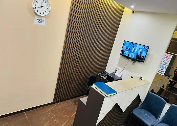 Hotel Amazing - Asalpha Metro Station Mumbai